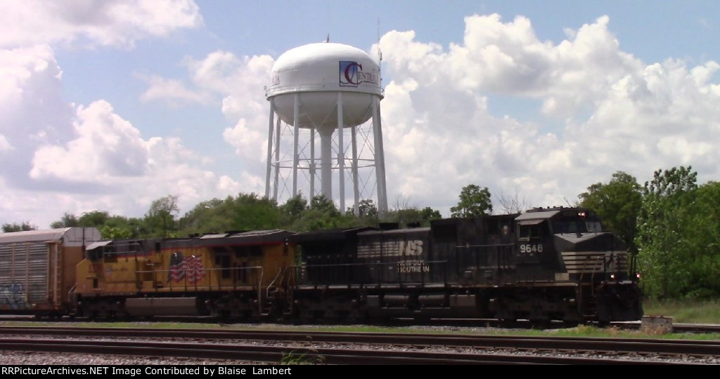 NS autorack train